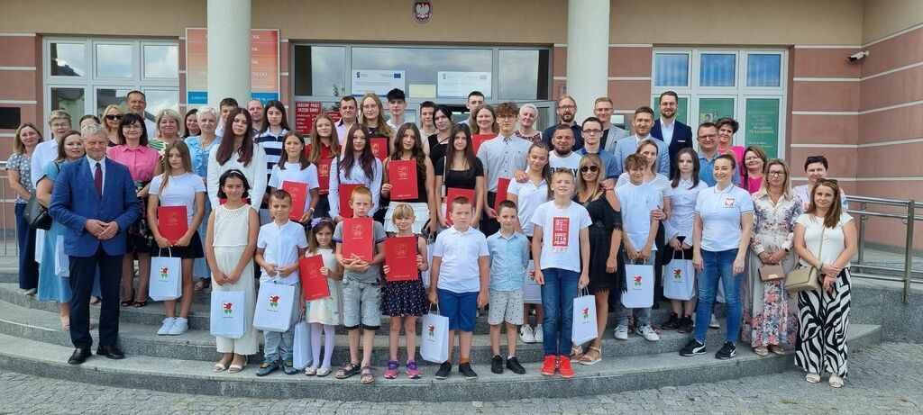 
                                                    Sesja Rady Gminy Głusk Stypendia
                                                
