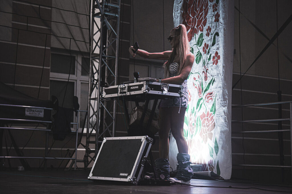 
                                                    Smart Studio Karol Niedźwiadek
                                                