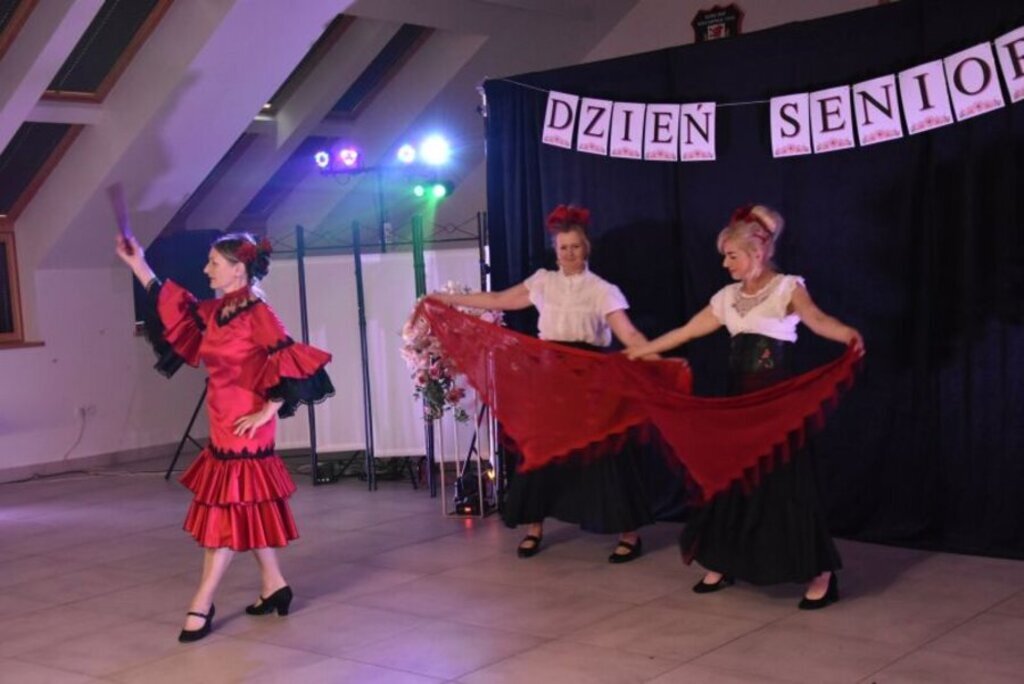 
                                                    Pierwsze święto seniorów
                                                