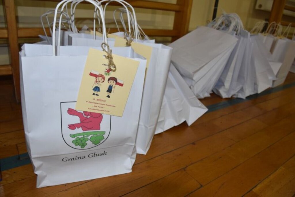 
                                                    Mali patrioci na występach w Mętowie
                                                