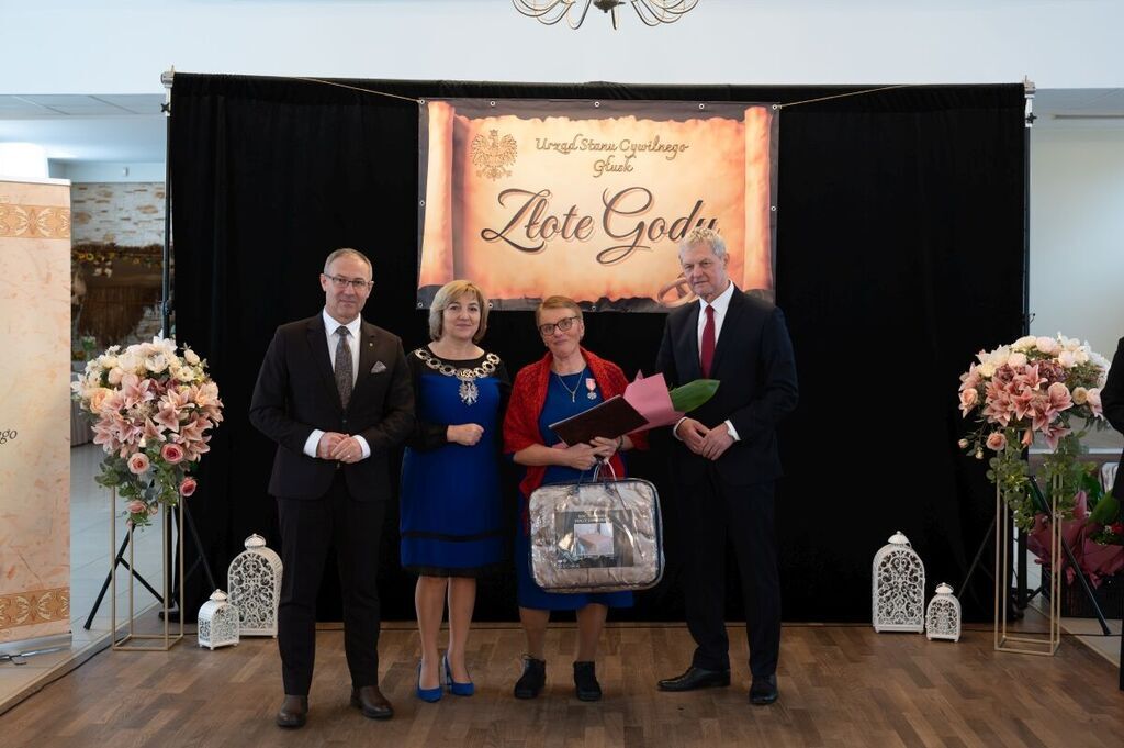 
                                                    Złote Gody
                                                