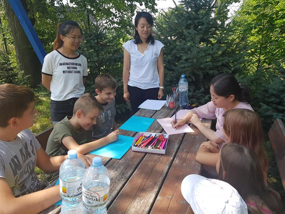 Wizyta wolontariuszy  z Chin w miejscowościach Gminy Domaniów.