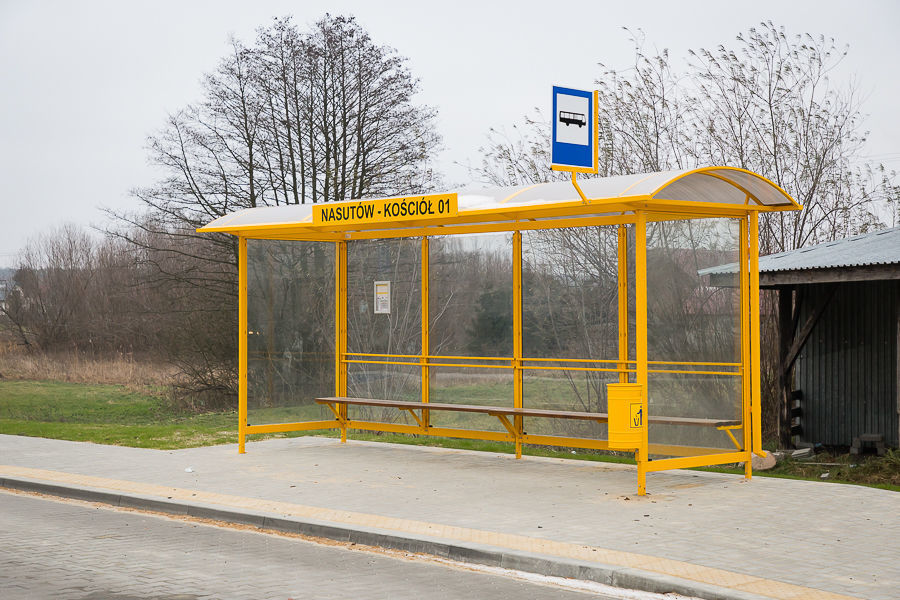 Na zdjęciu przystanek autobusowy