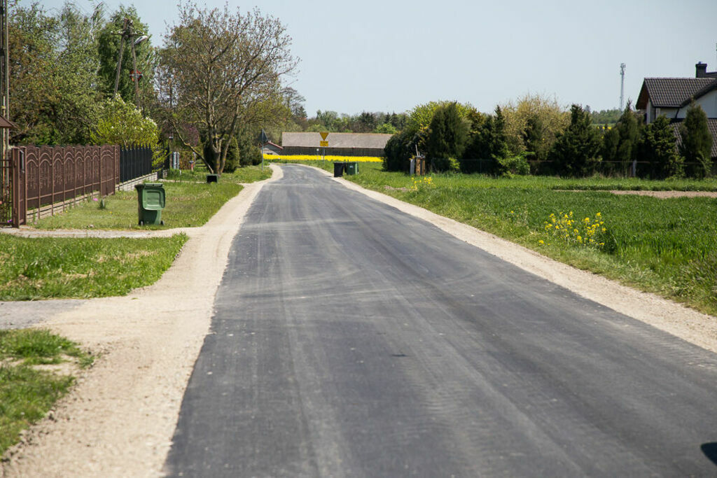 droga asfaltowa w Krasieninie