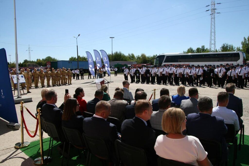 Uroczystość przekazania sprzętu strażakom z województwa lubelskiego