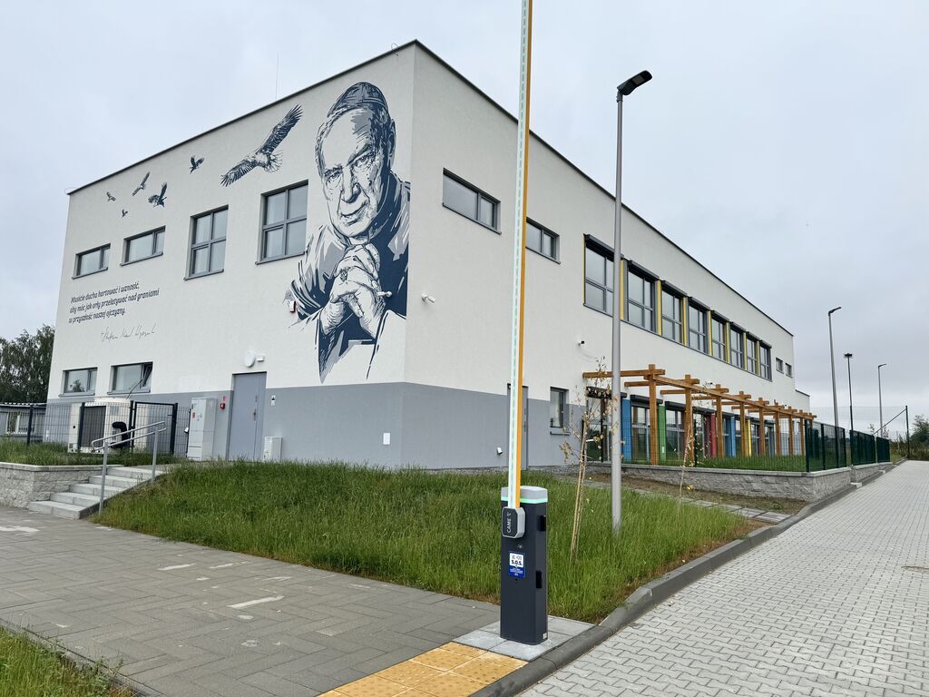 Budowa szkoły w Nasutowie