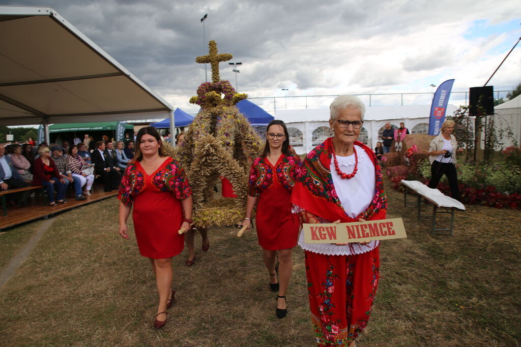 Dożynki Gminy Niemce 2025 - korowód wieńców