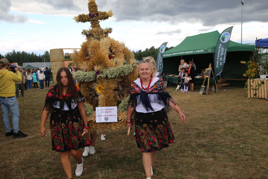 Dożynki Gminy Niemce 2025 - korowód wieńców