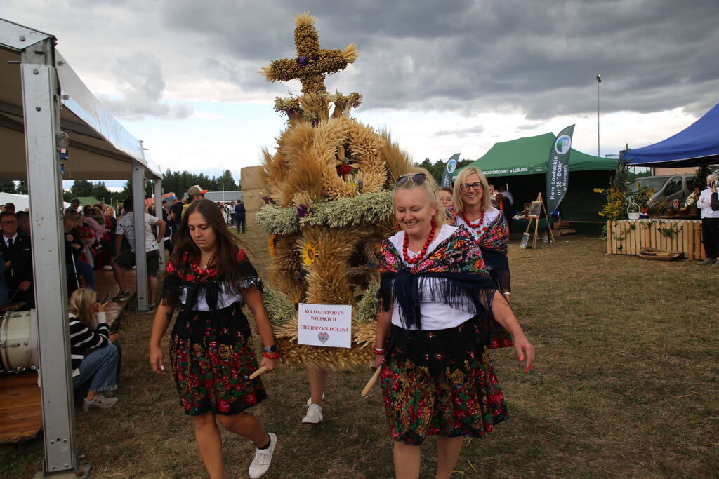 Dożynki Gminy Niemce 2025 - korowód wieńców