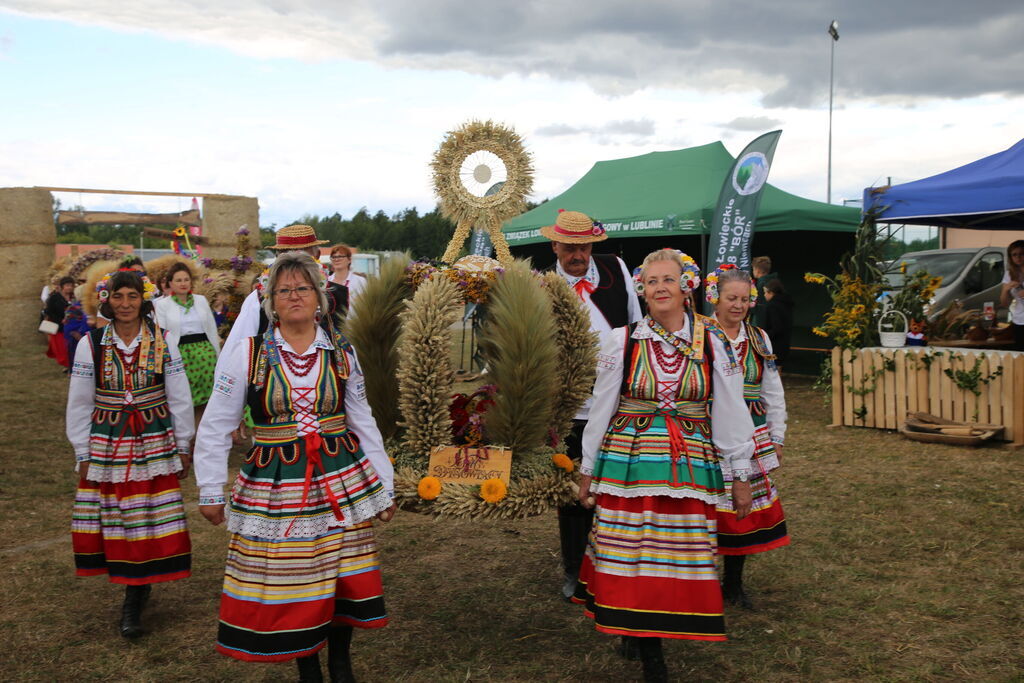 Dożynki Gminy Niemce 2025 - korowód wieńców