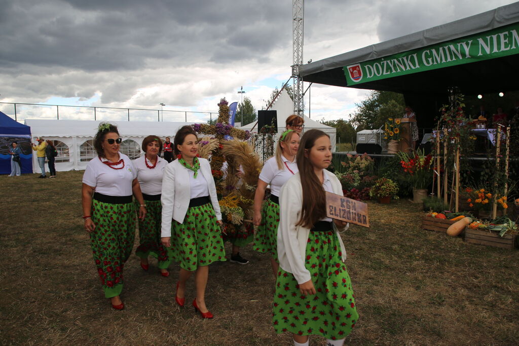 Dożynki Gminy Niemce 2025 - korowód wieńców