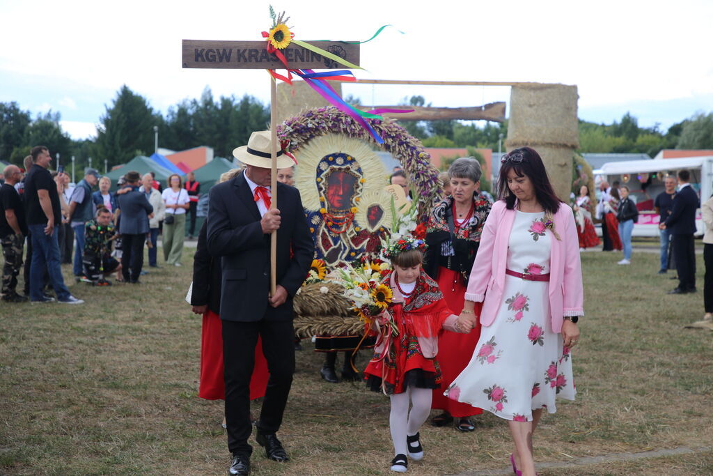 Dożynki Gminy Niemce 2025 - korowód wieńców