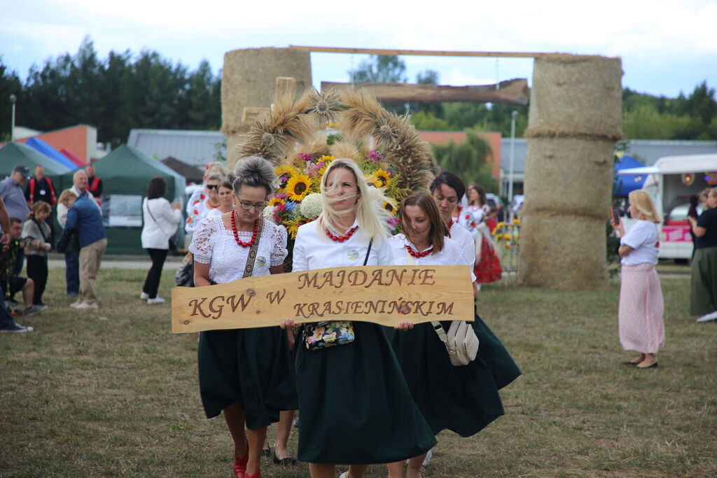 Dożynki Gminy Niemce 2025 - korowód wieńców