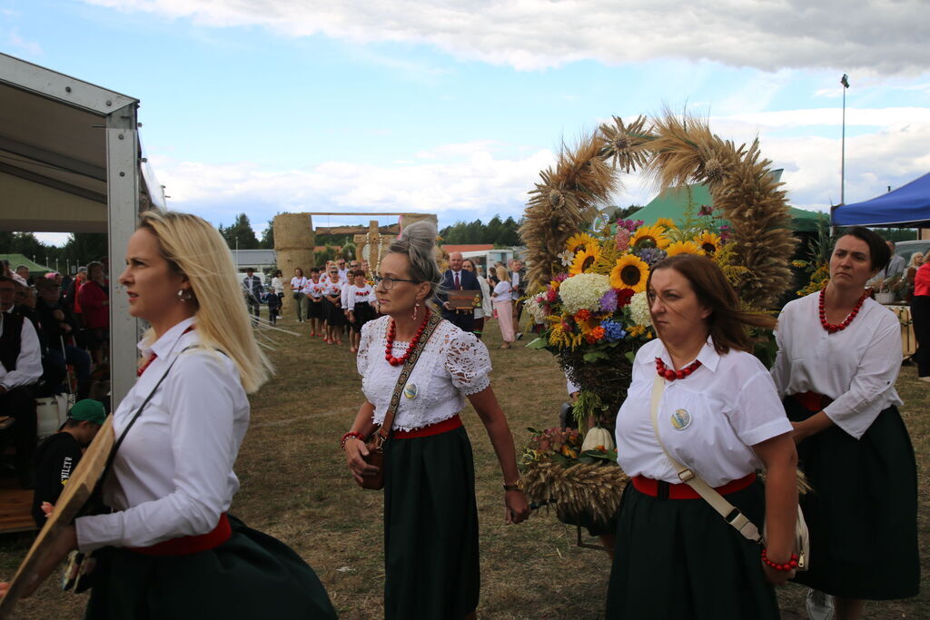 Dożynki Gminy Niemce 2025 - korowód wieńców