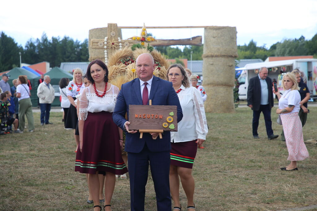 Dożynki Gminy Niemce 2025 - korowód wieńców