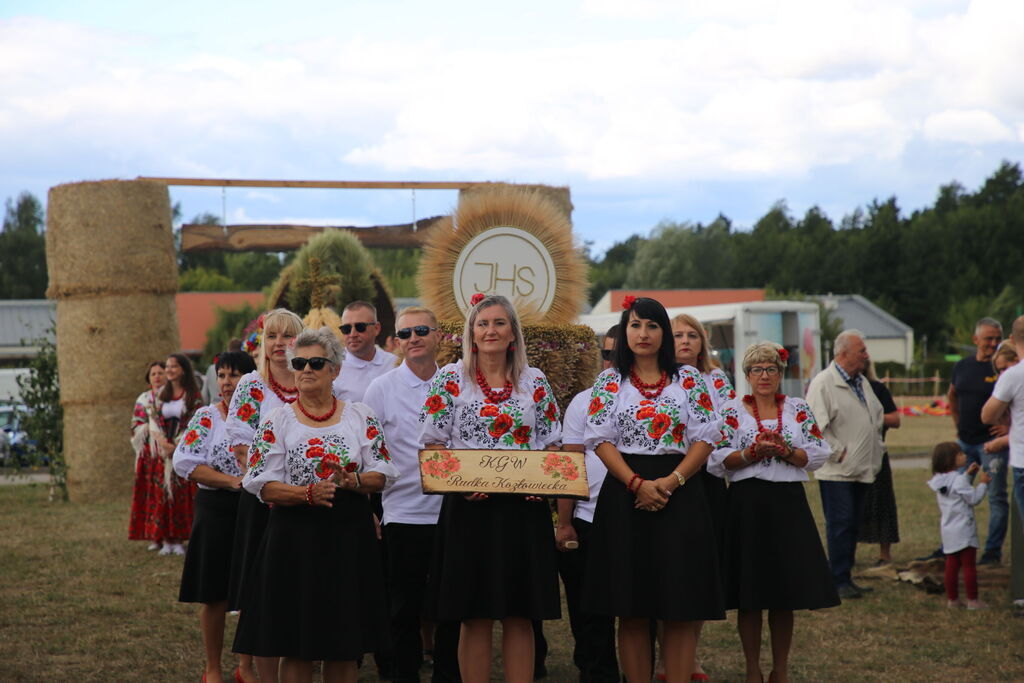 Dożynki Gminy Niemce 2025 - korowód wieńców