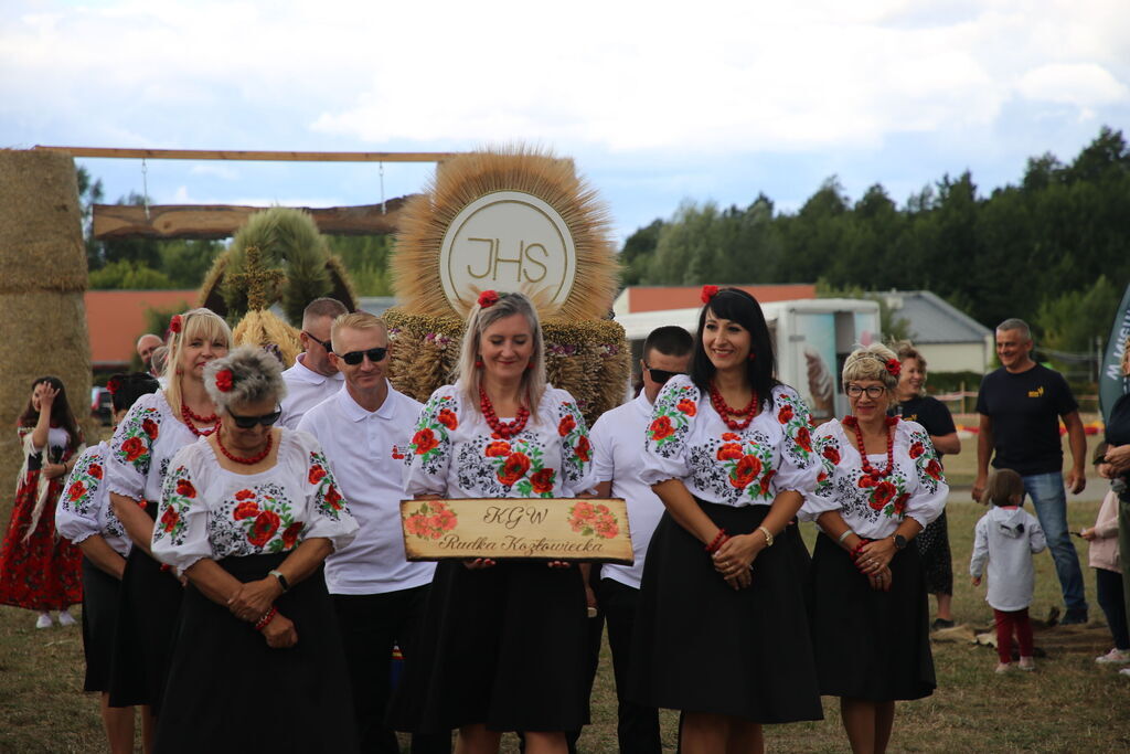 Dożynki Gminy Niemce 2025 - korowód wieńców