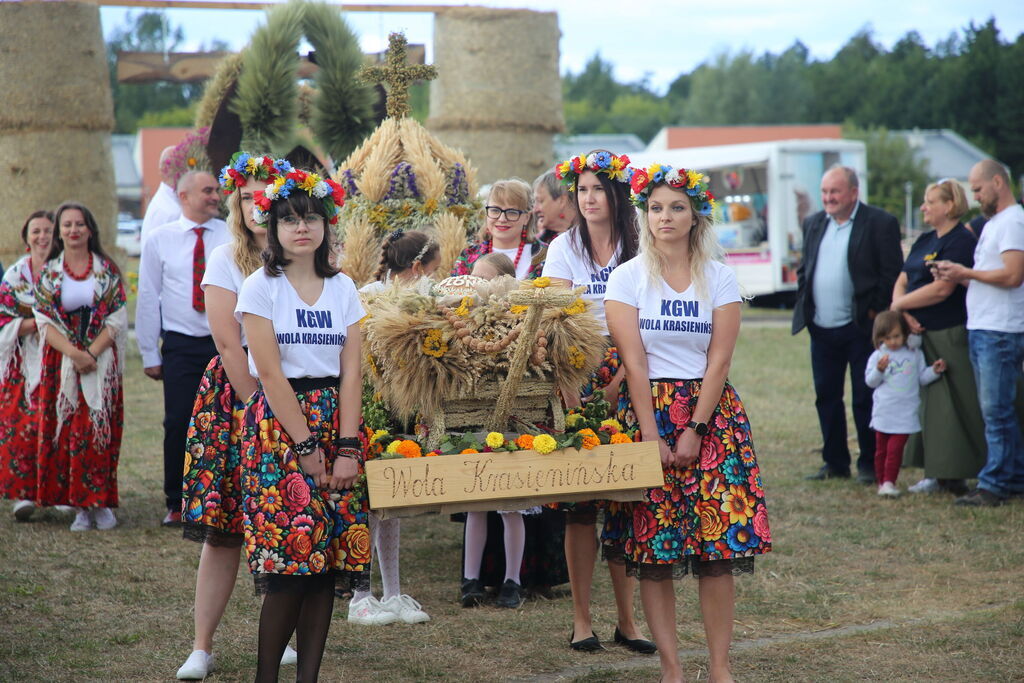 Dożynki Gminy Niemce 2025 - korowód wieńców