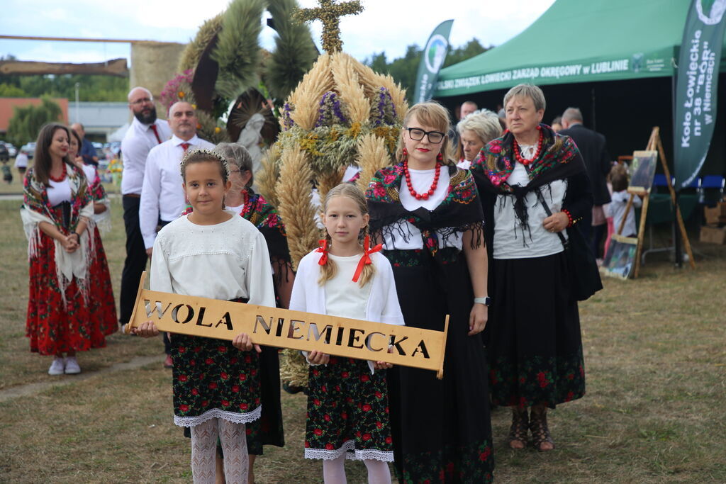 Dożynki Gminy Niemce 2025 - korowód wieńców