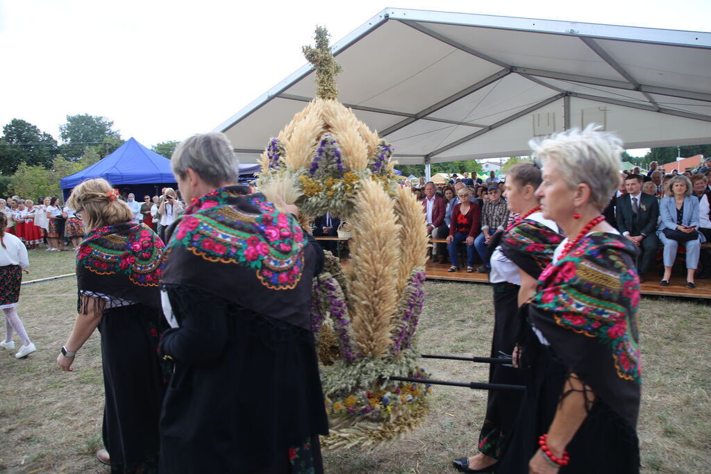 Dożynki Gminy Niemce 2025 - korowód wieńców