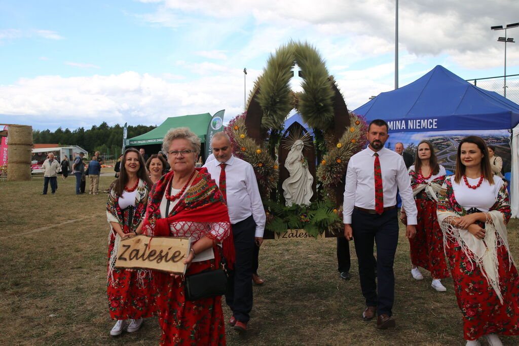 Dożynki Gminy Niemce 2025 - korowód wieńców