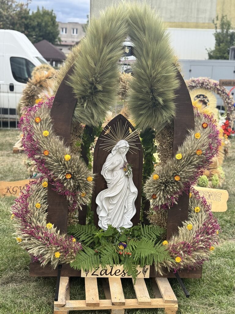 Dożynki Gminy Niemce 2025 - korowód wieńców