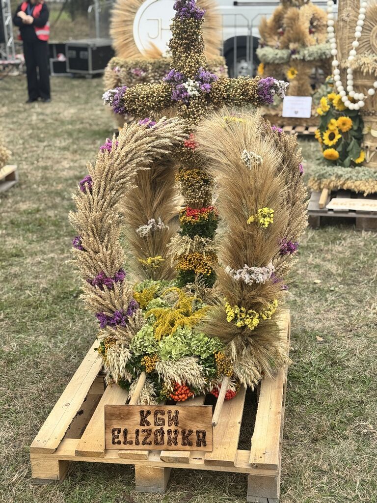 Dożynki Gminy Niemce 2025 - korowód wieńców