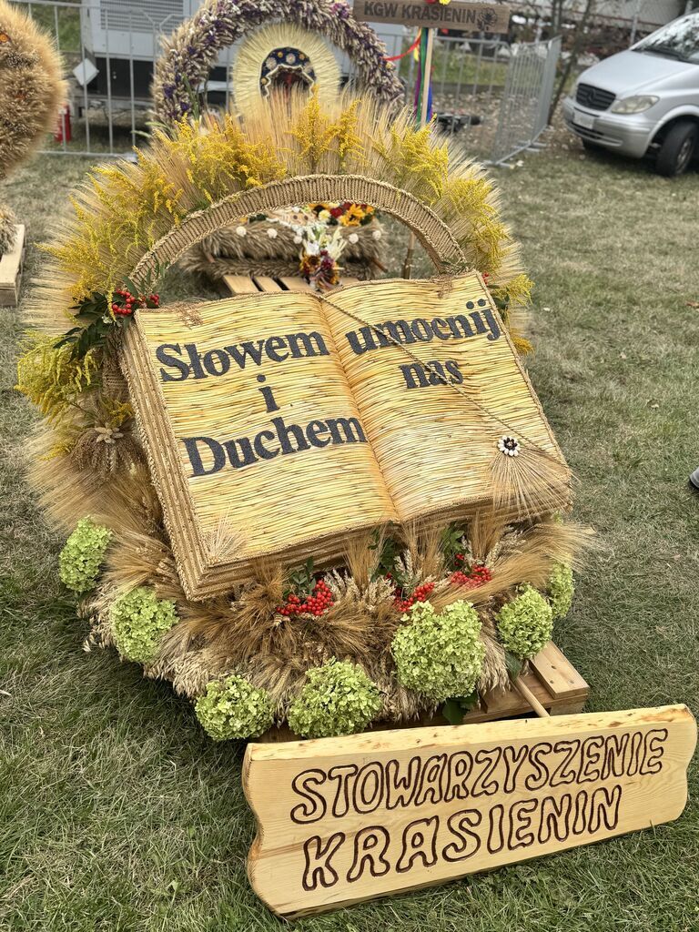 Dożynki Gminy Niemce 2025 - korowód wieńców