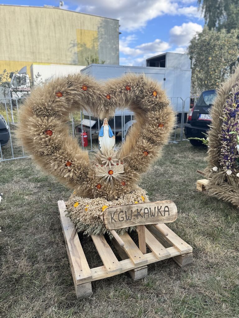 Dożynki Gminy Niemce 2025 - korowód wieńców