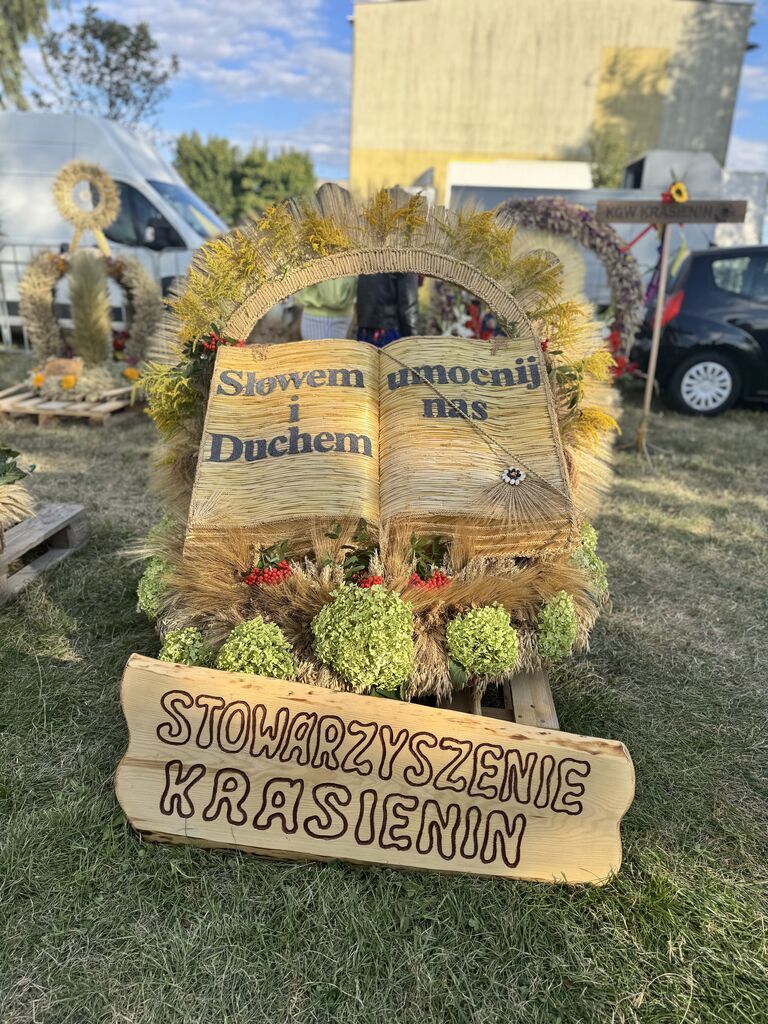 Dożynki Gminy Niemce 2025 - korowód wieńców