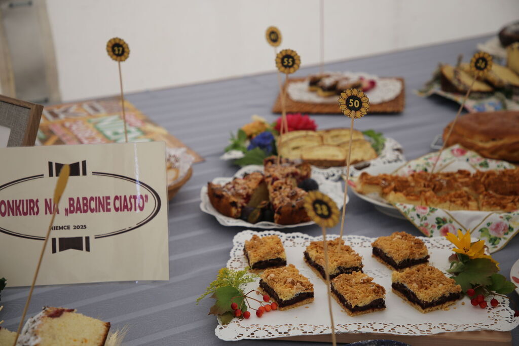 Dożynki Gminy Niemce 2025 - konkurs Babcine Ciasto