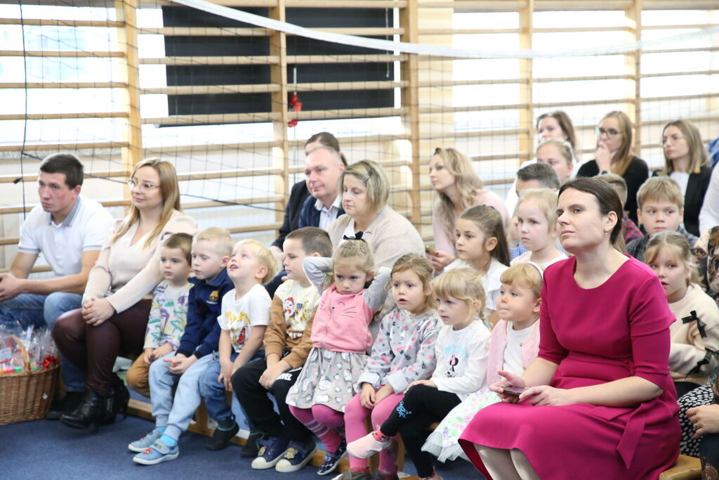 Ślubowanie klas pierwszych w Szkole Podstawowej w Krasieninie