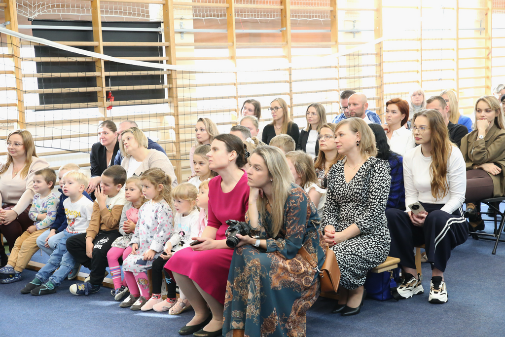 Ślubowanie klas pierwszych w Szkole Podstawowej w Krasieninie