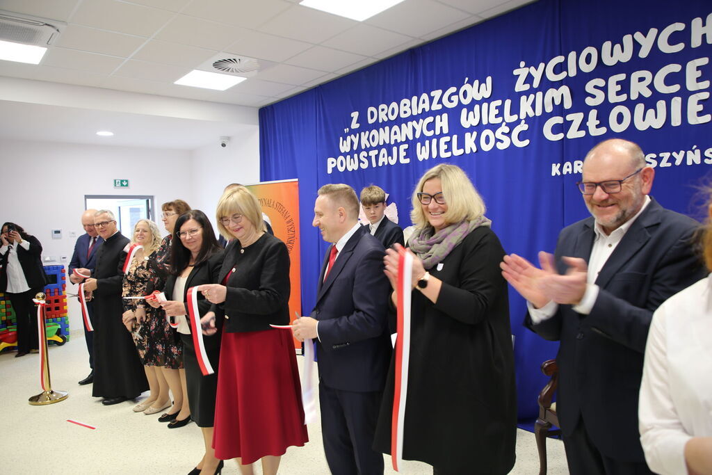 Otwarcie nowego budynku szkoły w Nasutowie