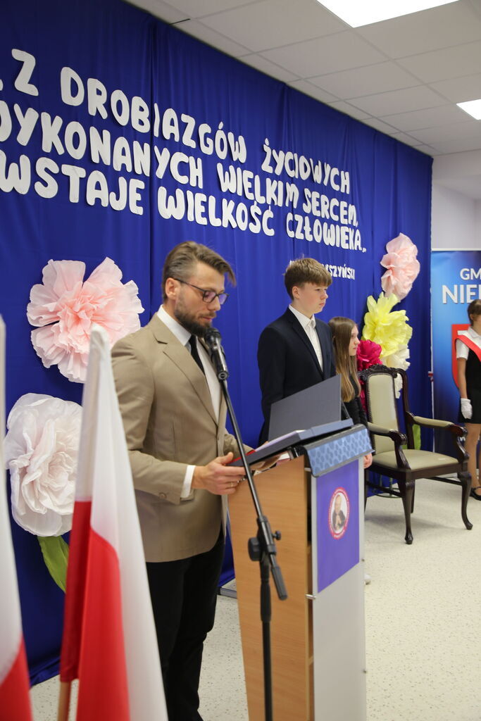 Otwarcie nowego budynku szkoły w Nasutowie