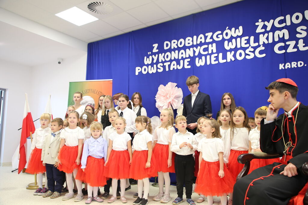 Otwarcie nowego budynku szkoły w Nasutowie