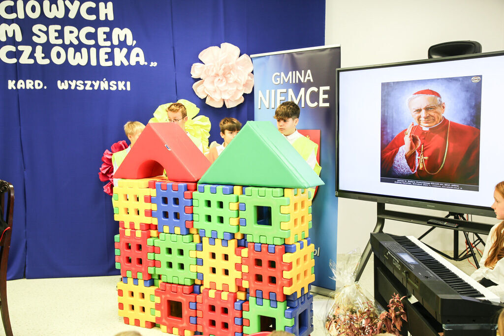 Otwarcie nowego budynku szkoły w Nasutowie