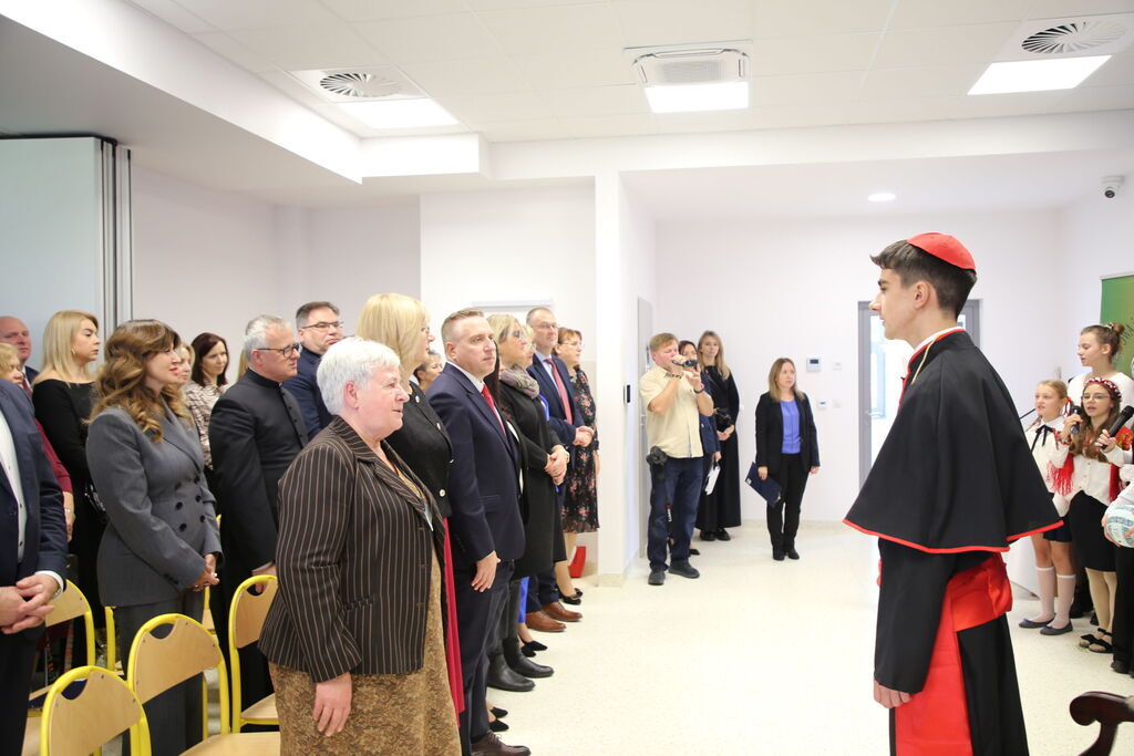Otwarcie nowego budynku szkoły w Nasutowie