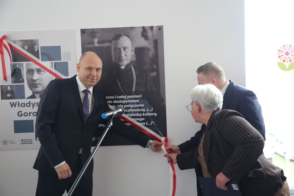 Otwarcie nowego budynku szkoły w Nasutowie