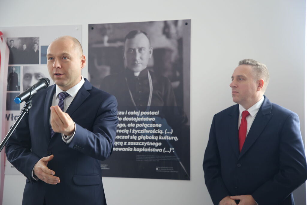 Otwarcie nowego budynku szkoły w Nasutowie
