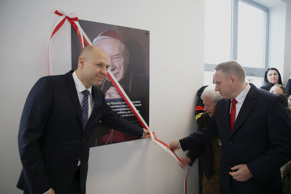 Otwarcie nowego budynku szkoły w Nasutowie