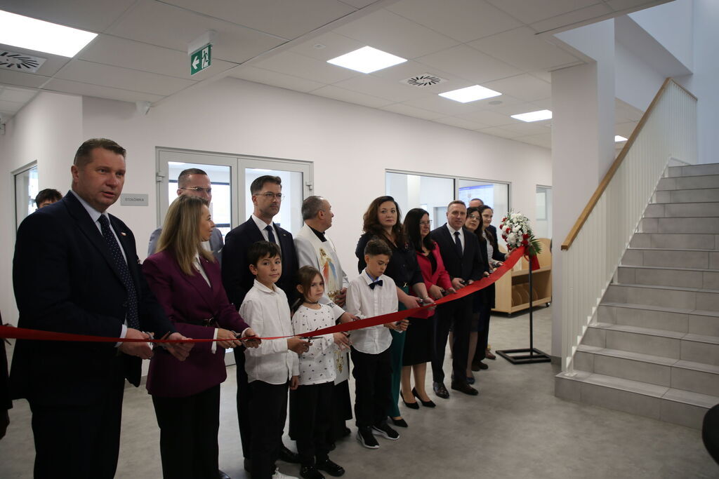 Otwarcie nowego budynku szkoły w Jakubowicach Konińskich