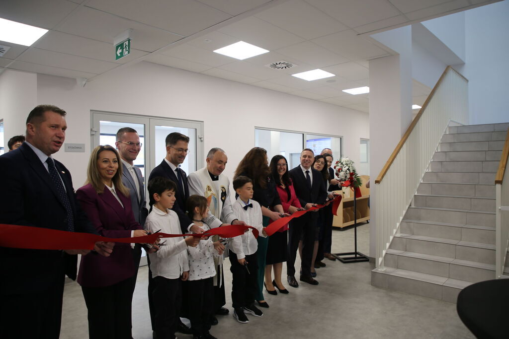 Otwarcie nowego budynku szkoły w Jakubowicach Konińskich