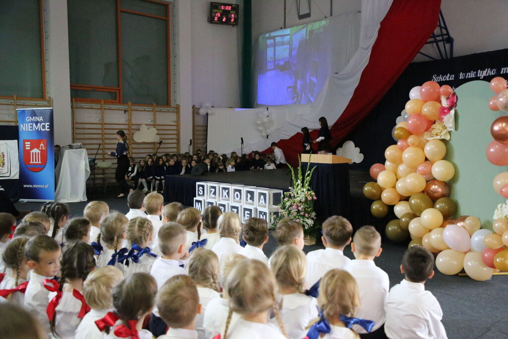 Otwarcie nowego budynku szkoły w Jakubowicach Konińskich