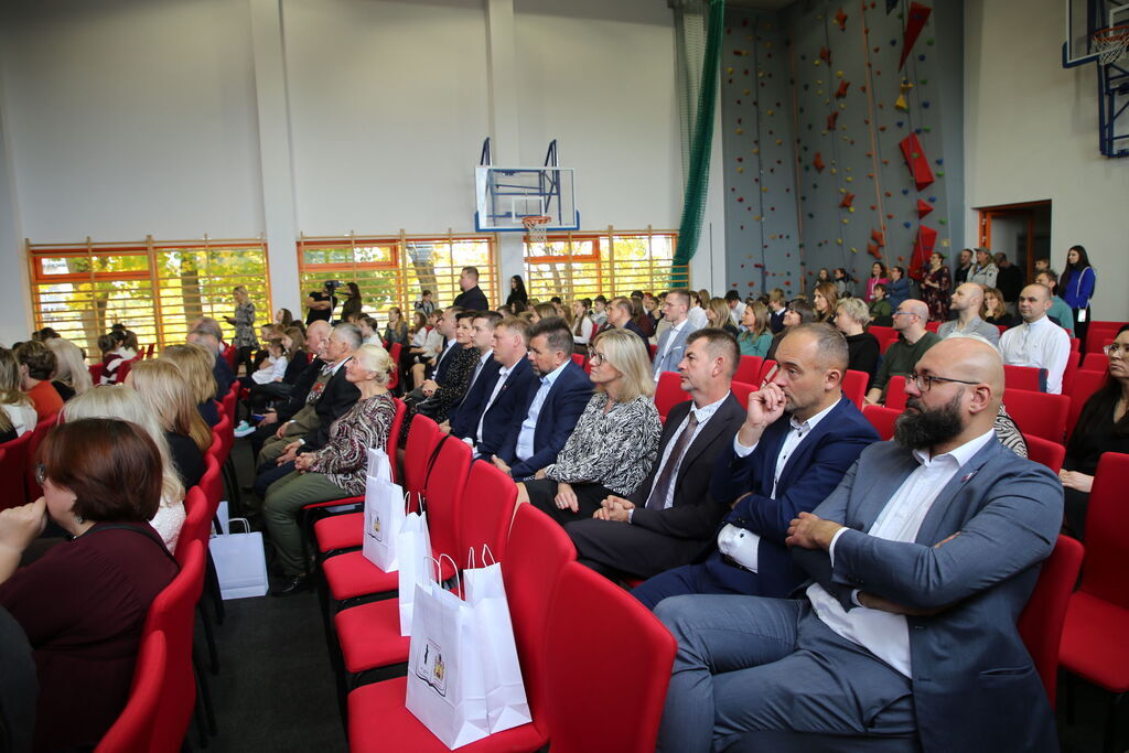 Otwarcie nowego budynku szkoły w Jakubowicach Konińskich