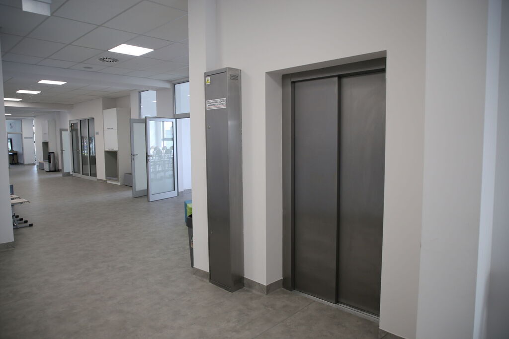 Otwarcie nowego budynku szkoły w Jakubowicach Konińskich