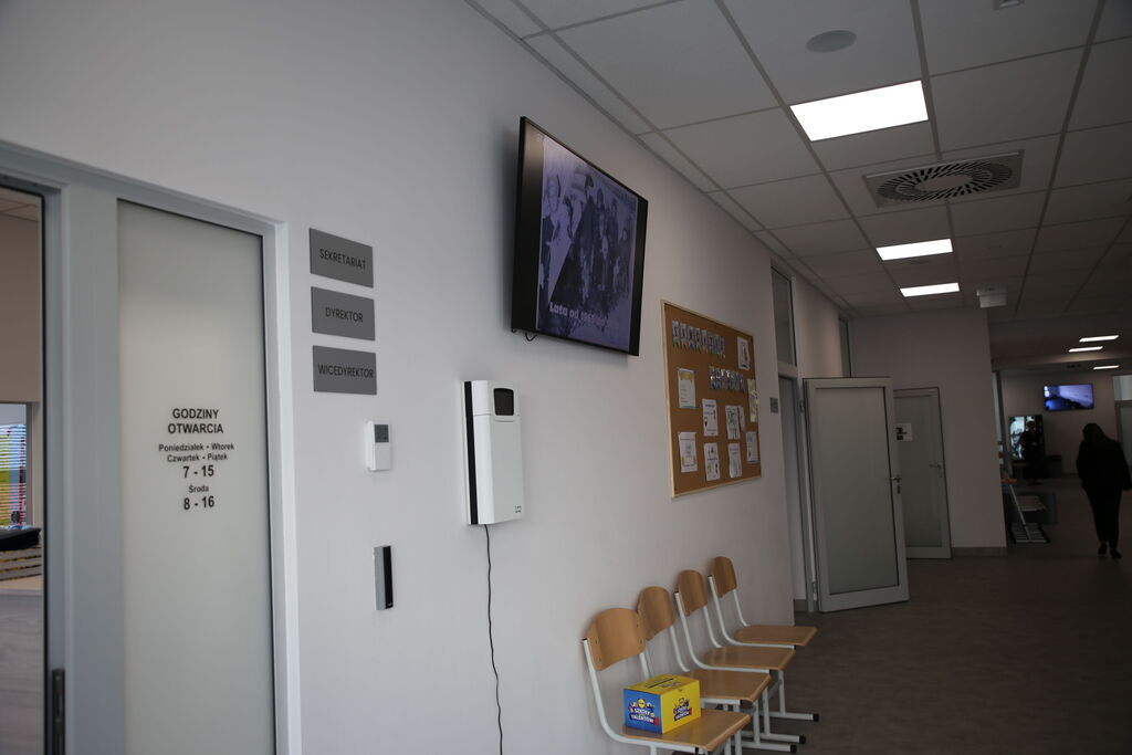 Otwarcie nowego budynku szkoły w Jakubowicach Konińskich