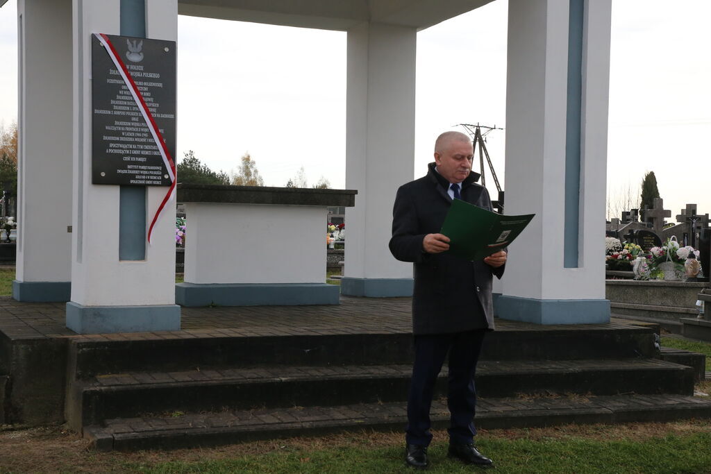 ODSŁONIĘCIE TABLICY PAMIĄTKOWEJ