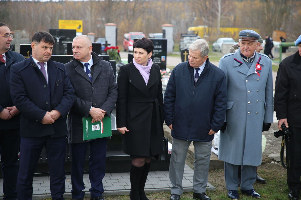 ODSŁONIĘCIE TABLICY PAMIĄTKOWEJ