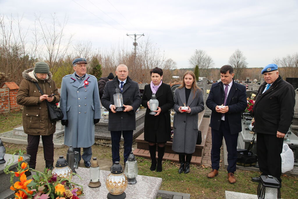 ODSŁONIĘCIE TABLICY PAMIĄTKOWEJ